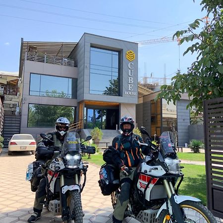 Hotel Cube House Osch Exterior foto