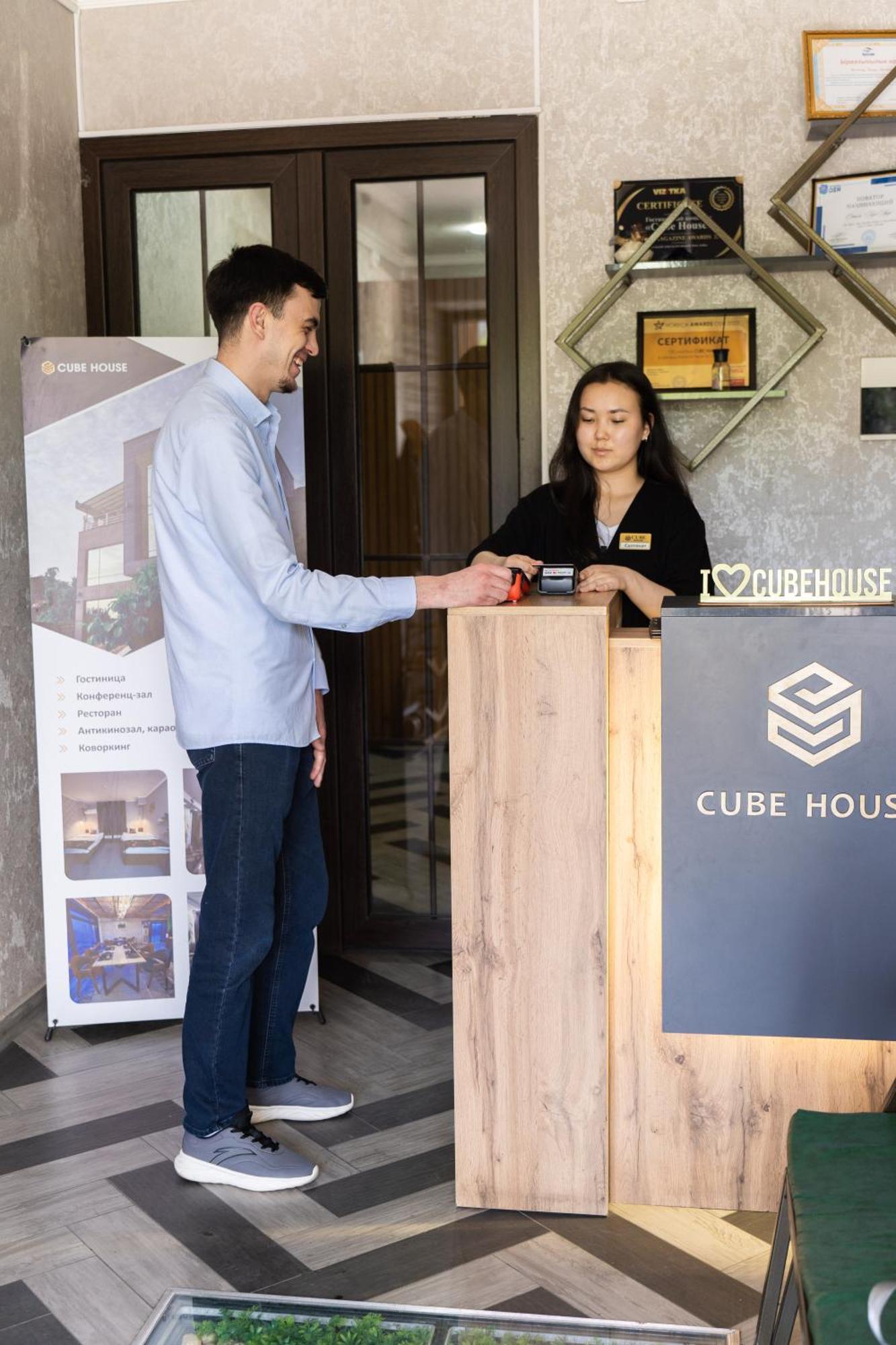 Hotel Cube House Osch Exterior foto
